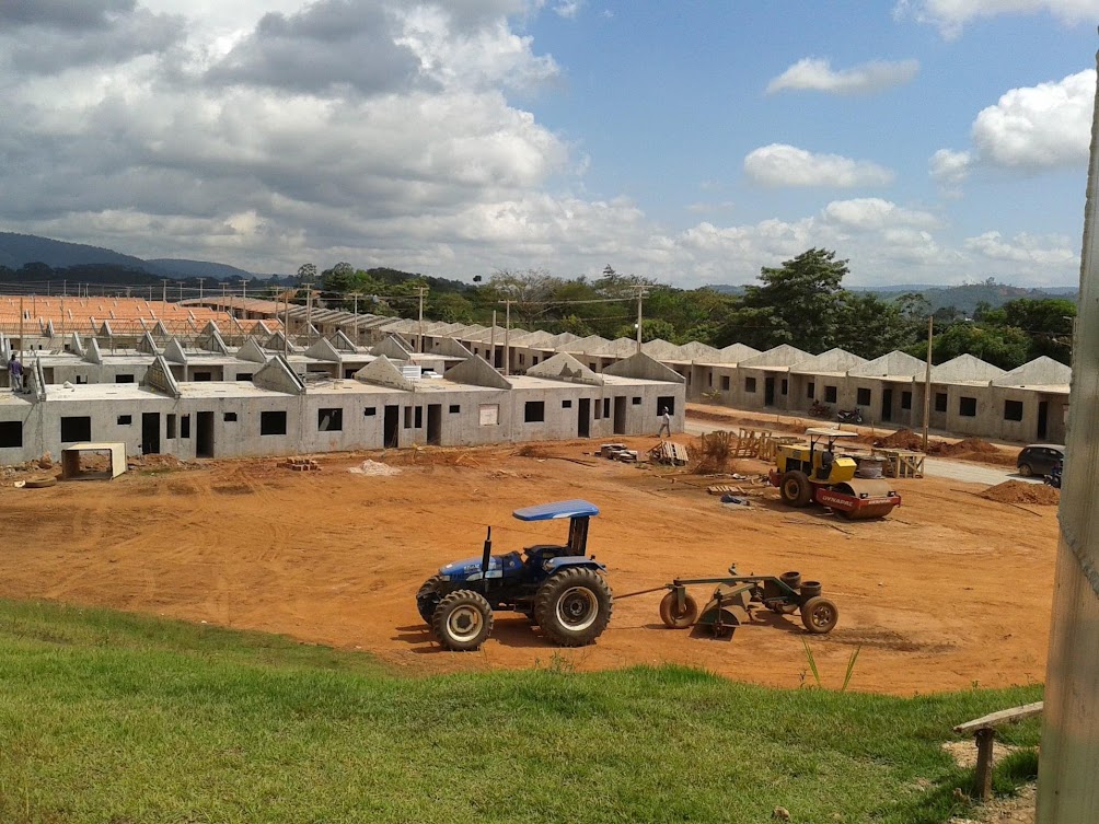 Condomínios e Casas de Concreto